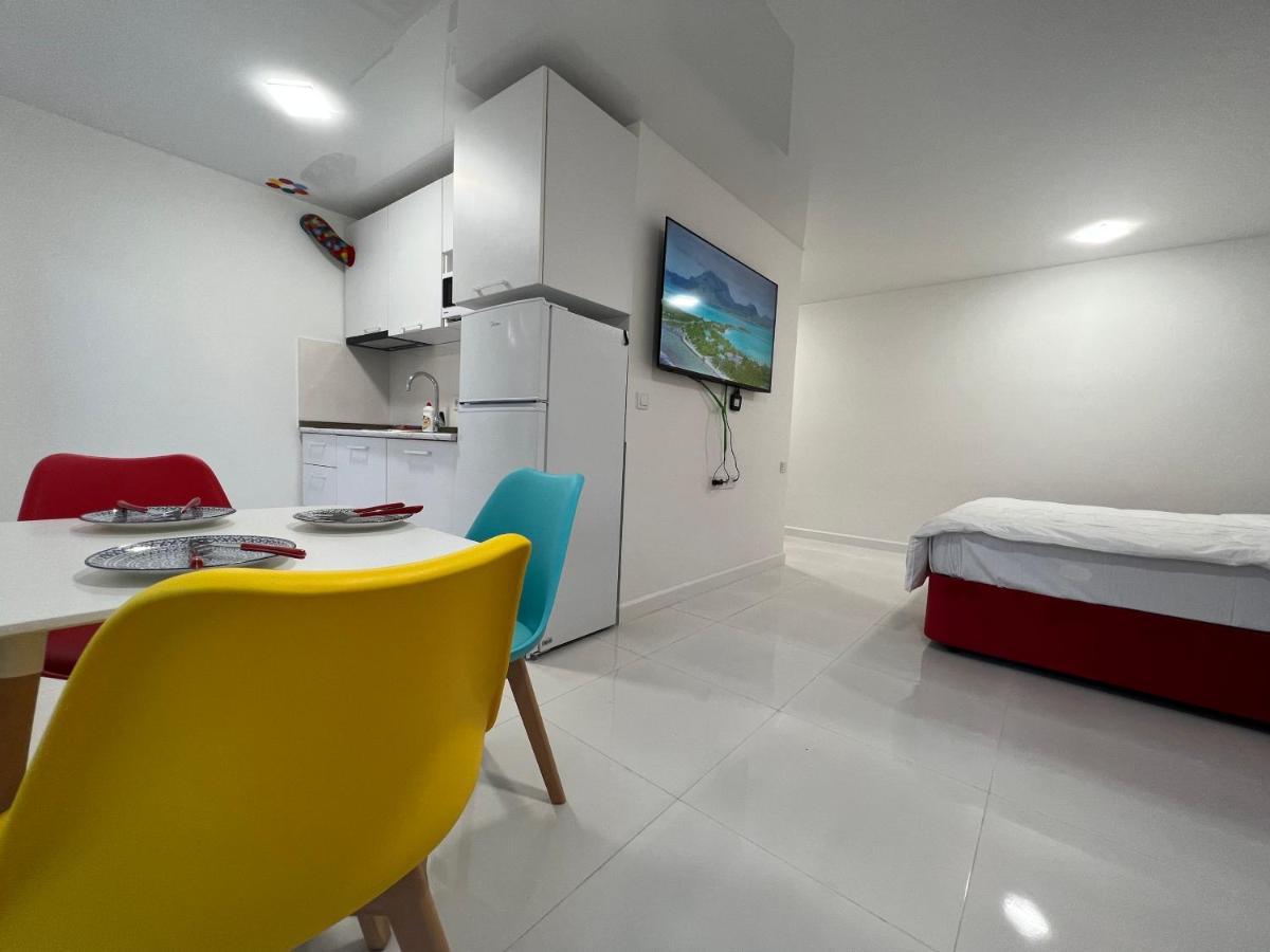 Pekini Street Apartment Tbilisi ภายนอก รูปภาพ