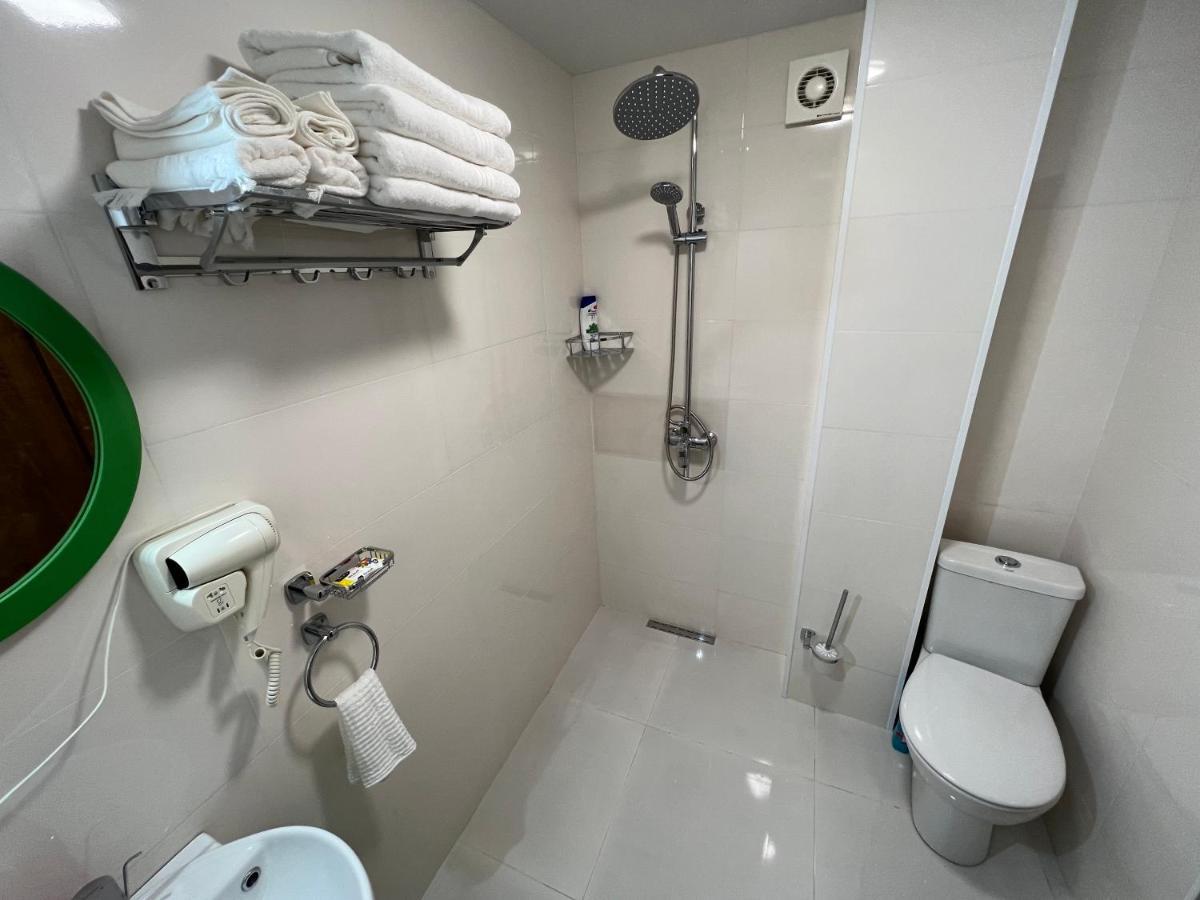 Pekini Street Apartment Tbilisi ภายนอก รูปภาพ